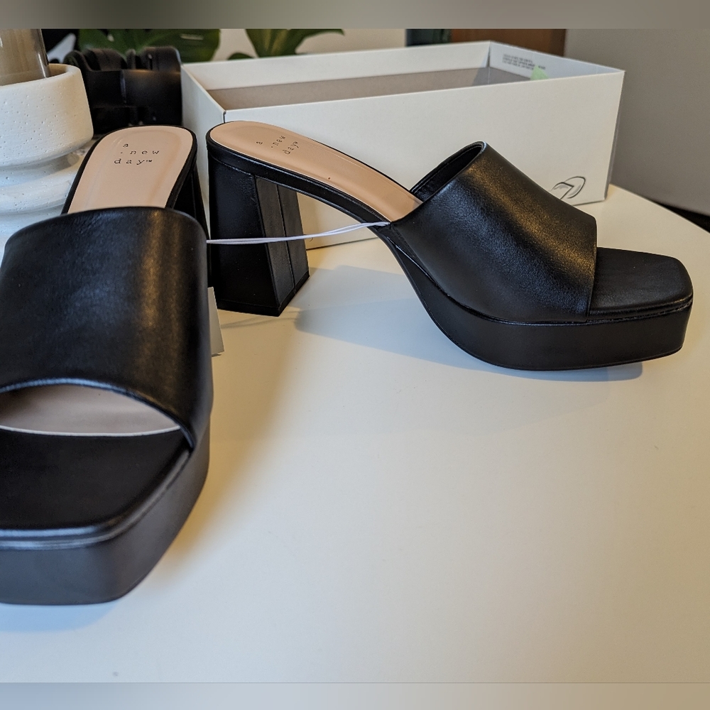 Black mules heel sandals